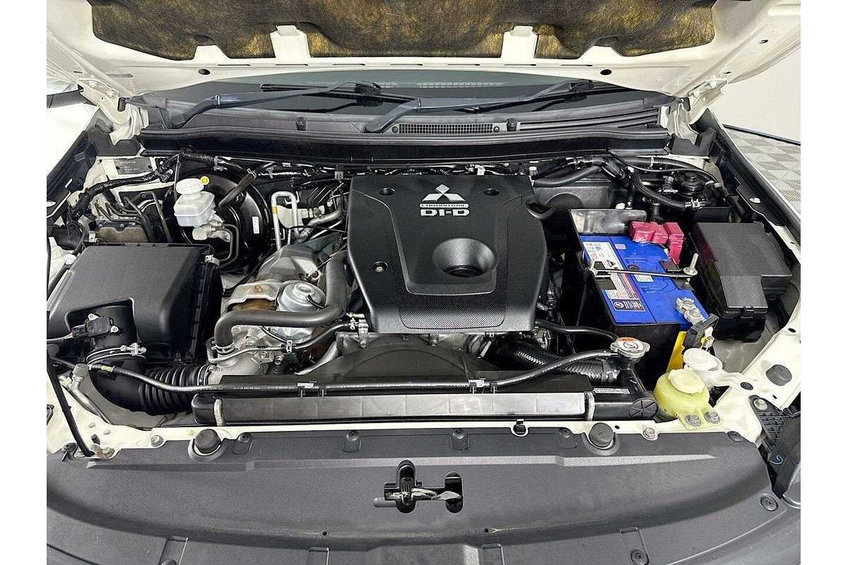 2017 Mitsubishi Pajero Sport GLX QE