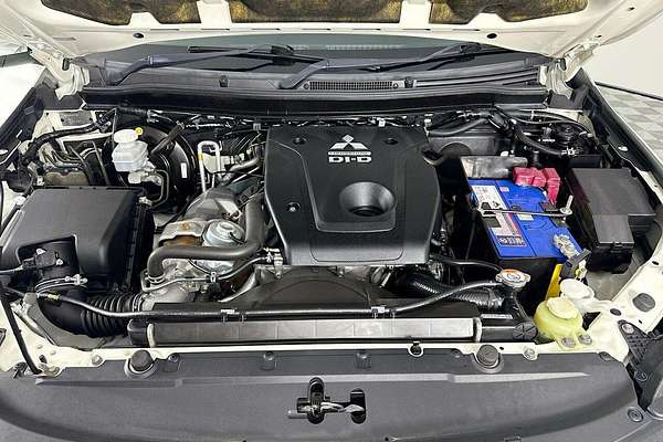 2017 Mitsubishi Pajero Sport GLX QE