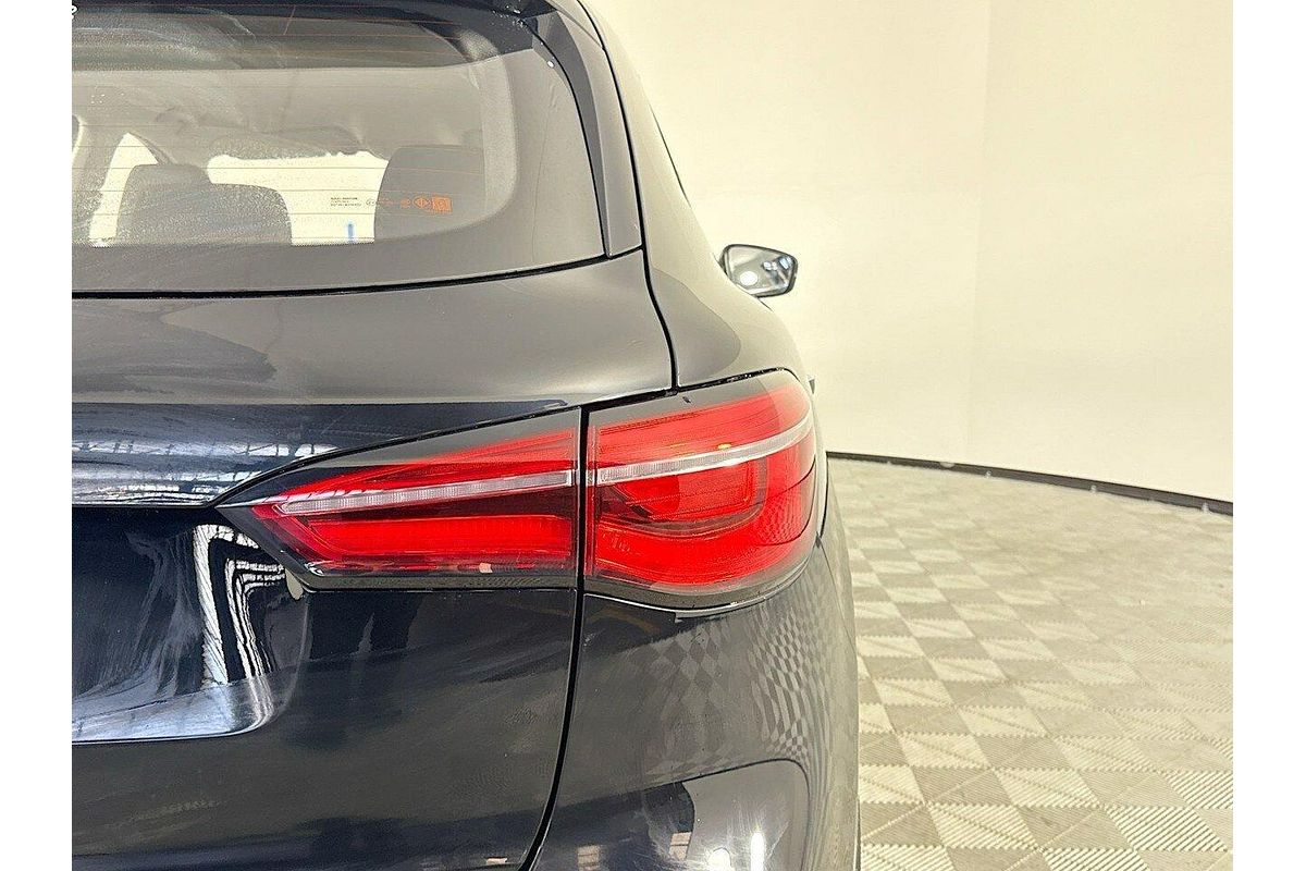 2022 MG HS Core SAS23