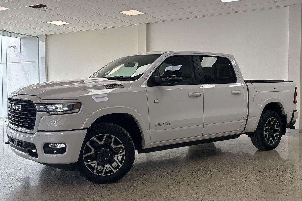 2025 RAM 1500 Laramie Sport Hurricane SO RamBox DT 4X4 SWB