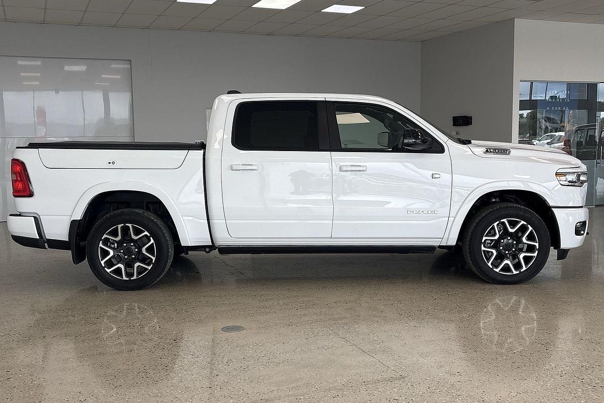 2025 RAM 1500 Laramie Sport Hurricane SO RamBox DT 4X4 SWB