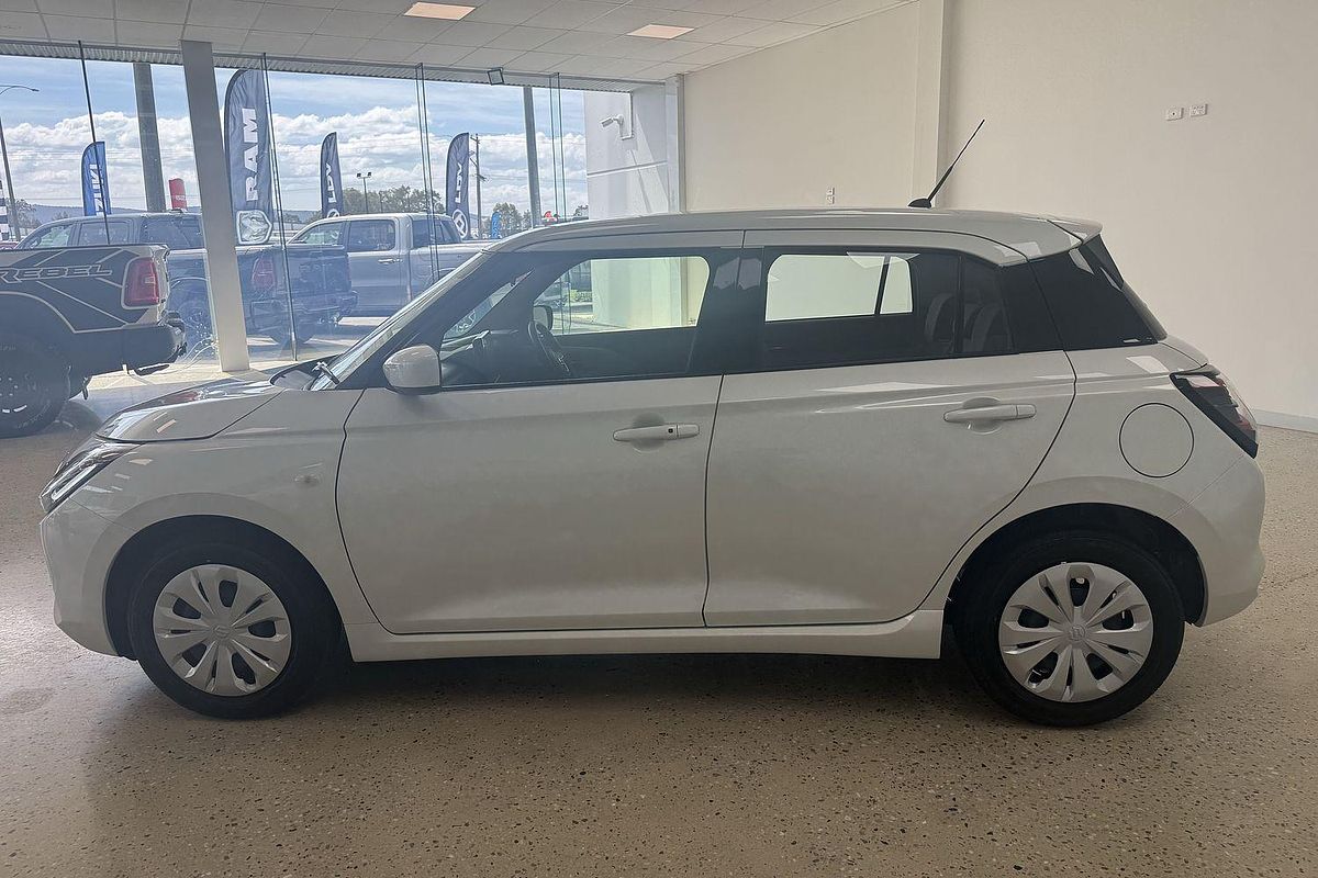 2025 Suzuki Swift Hybrid UZ