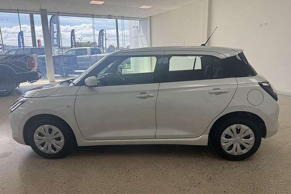 2025 Suzuki Swift Hybrid UZ