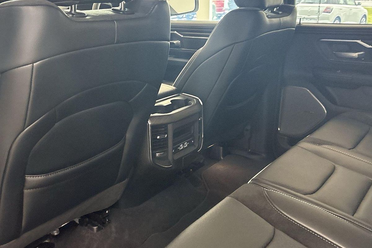 2025 RAM 1500 Laramie Sport Hurricane SO RamBox DT 4X4 SWB