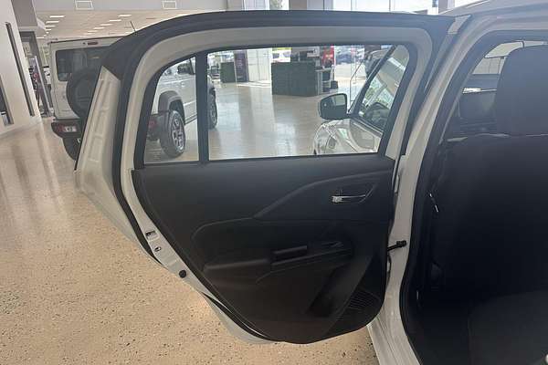 2025 Suzuki Swift Hybrid UZ