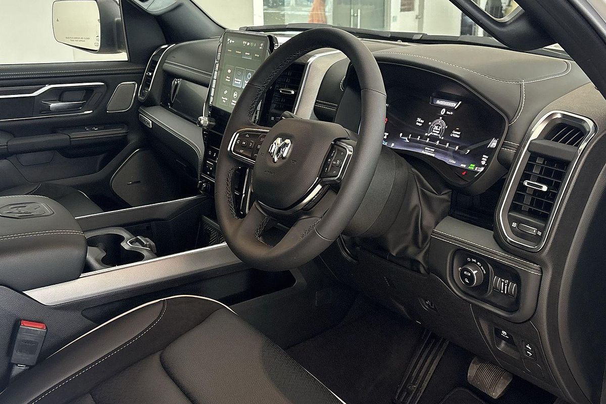 2025 RAM 1500 Laramie Sport Hurricane SO RamBox DT 4X4 SWB