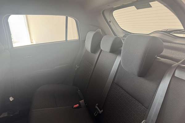 2025 Suzuki Swift Hybrid UZ