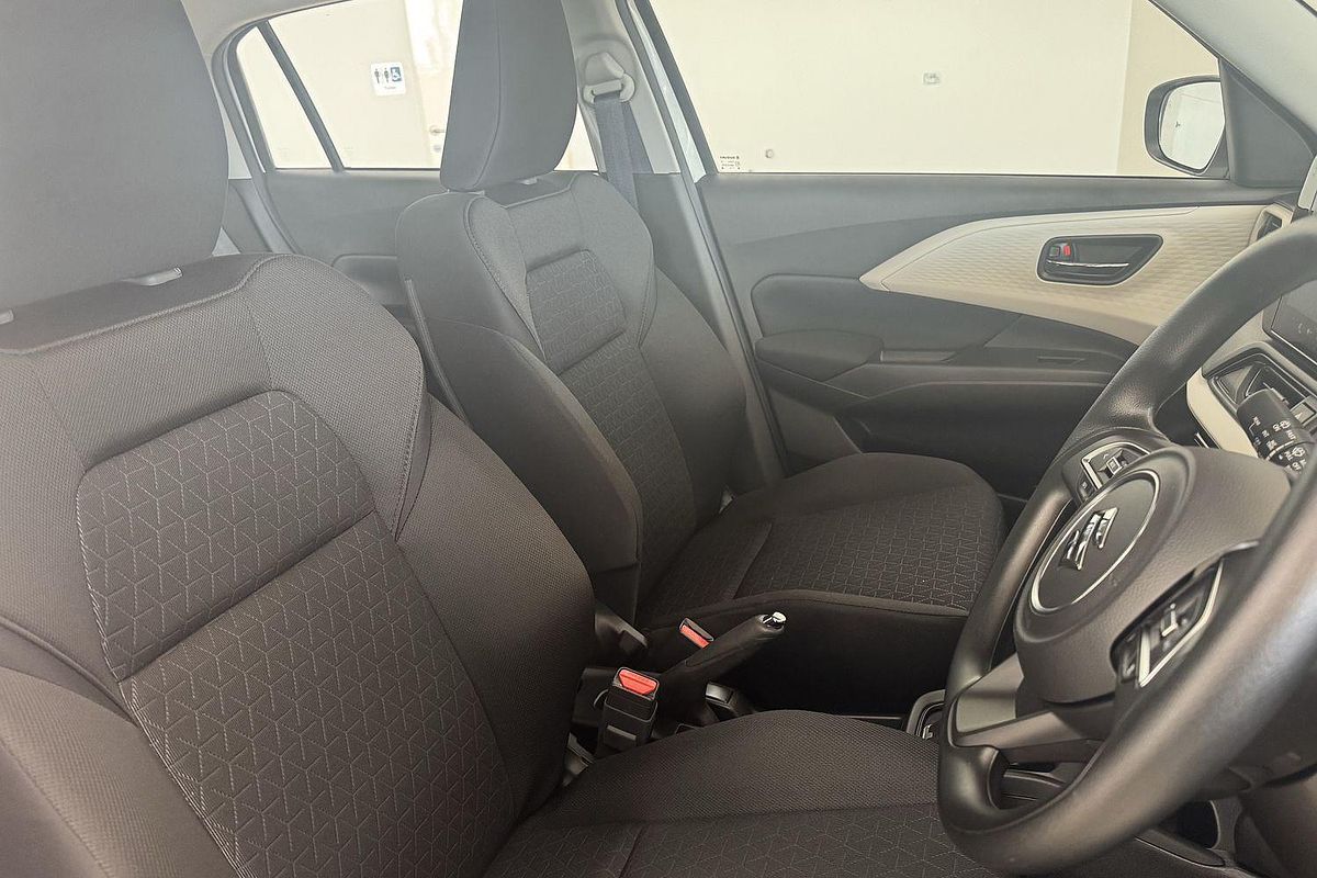 2025 Suzuki Swift Hybrid UZ