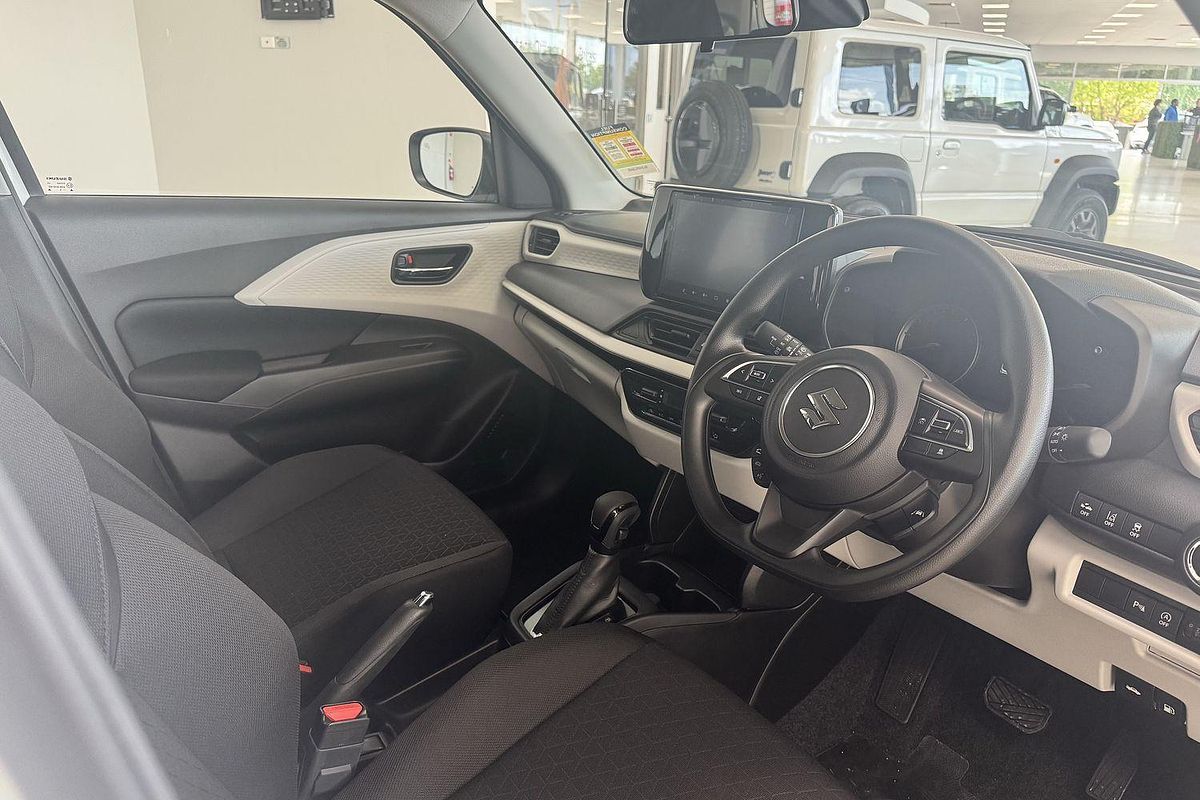 2025 Suzuki Swift Hybrid UZ