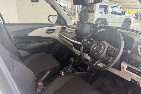 2025 Suzuki Swift Hybrid UZ