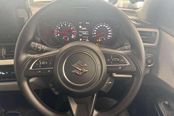 2025 Suzuki Swift Hybrid UZ