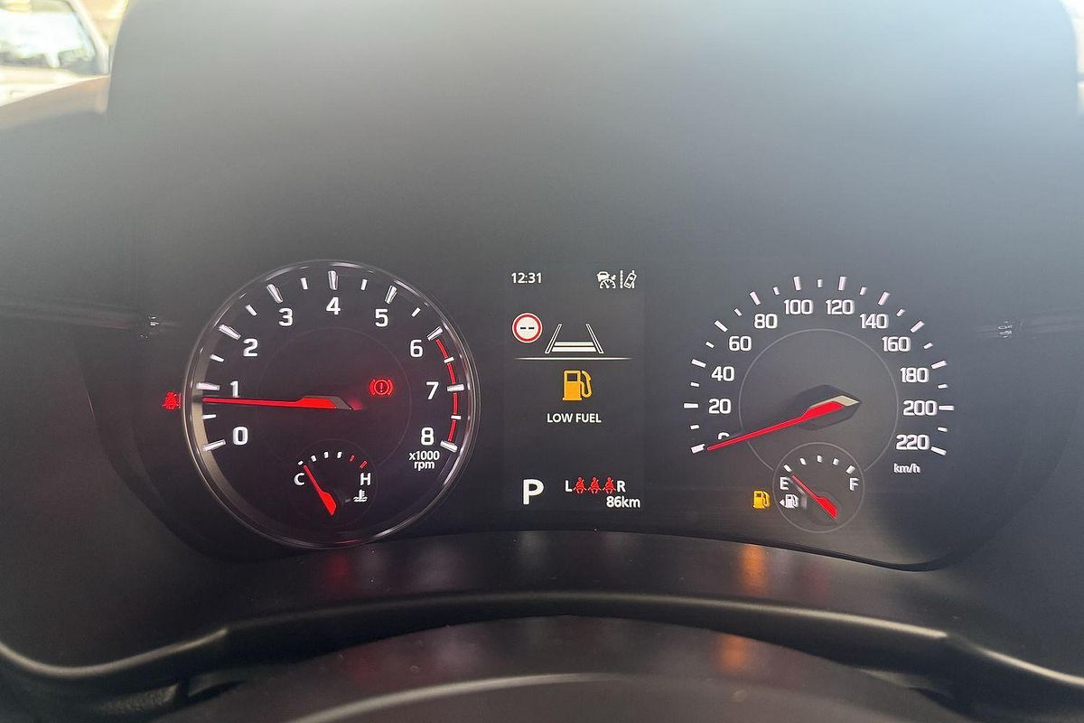 2025 Suzuki Swift Hybrid UZ