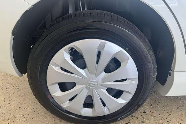 2025 Suzuki Swift Hybrid UZ