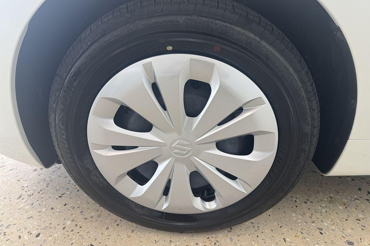 2025 Suzuki Swift Hybrid UZ