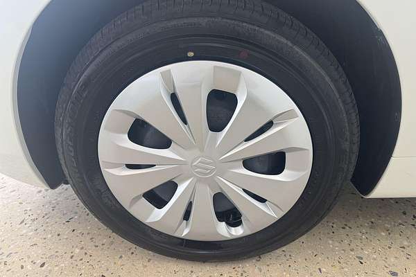 2025 Suzuki Swift Hybrid UZ