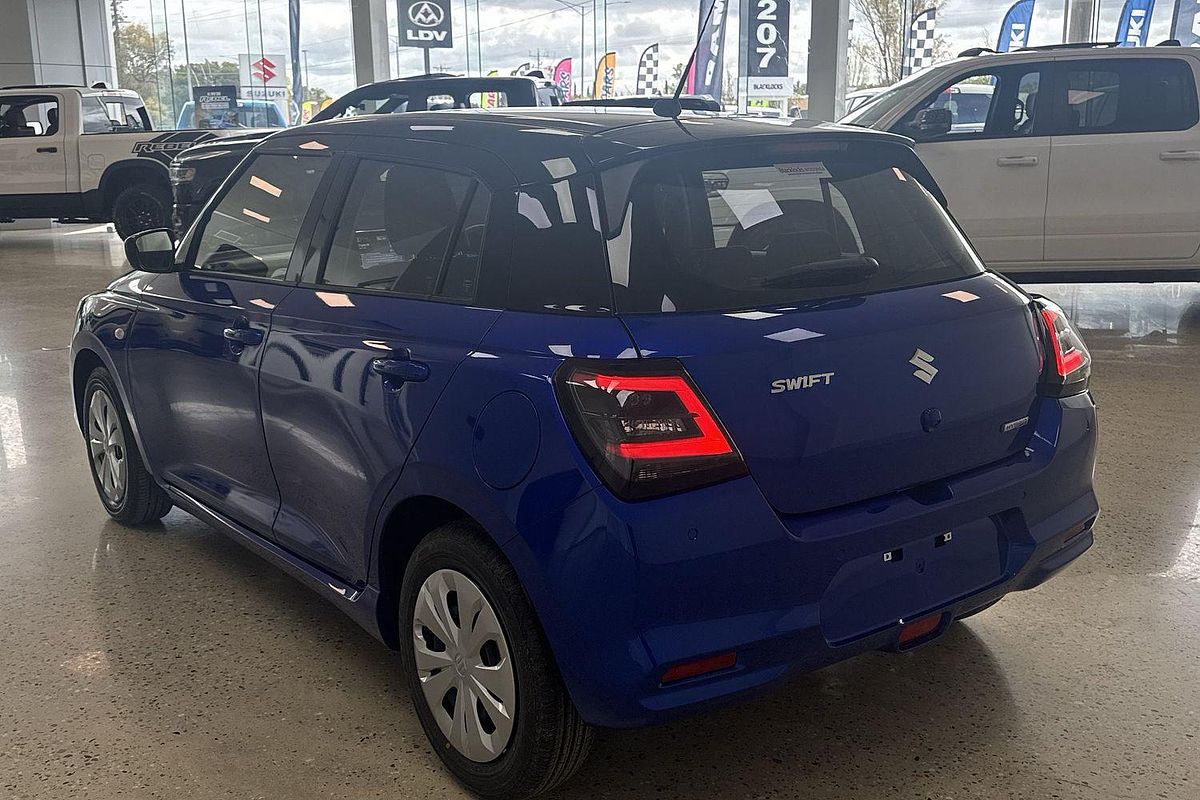 2025 Suzuki Swift Hybrid UZ