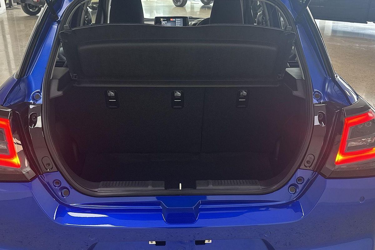 2025 Suzuki Swift Hybrid UZ