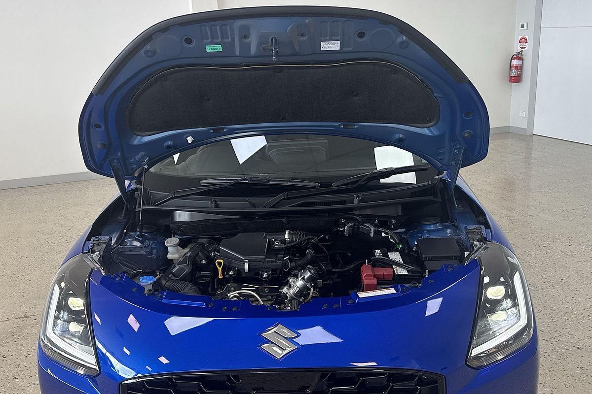 2025 Suzuki Swift Hybrid UZ