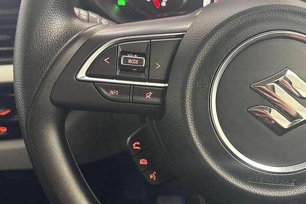 2025 Suzuki Swift Hybrid UZ