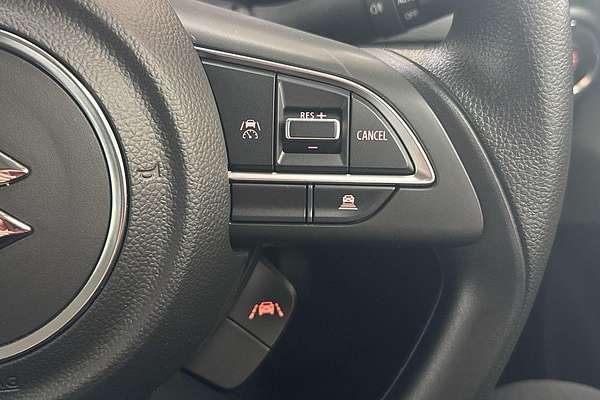 2025 Suzuki Swift Hybrid UZ