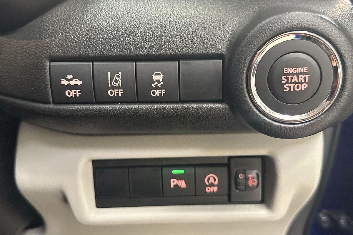 2025 Suzuki Swift Hybrid UZ