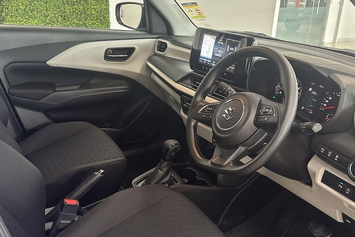 2025 Suzuki Swift Hybrid UZ