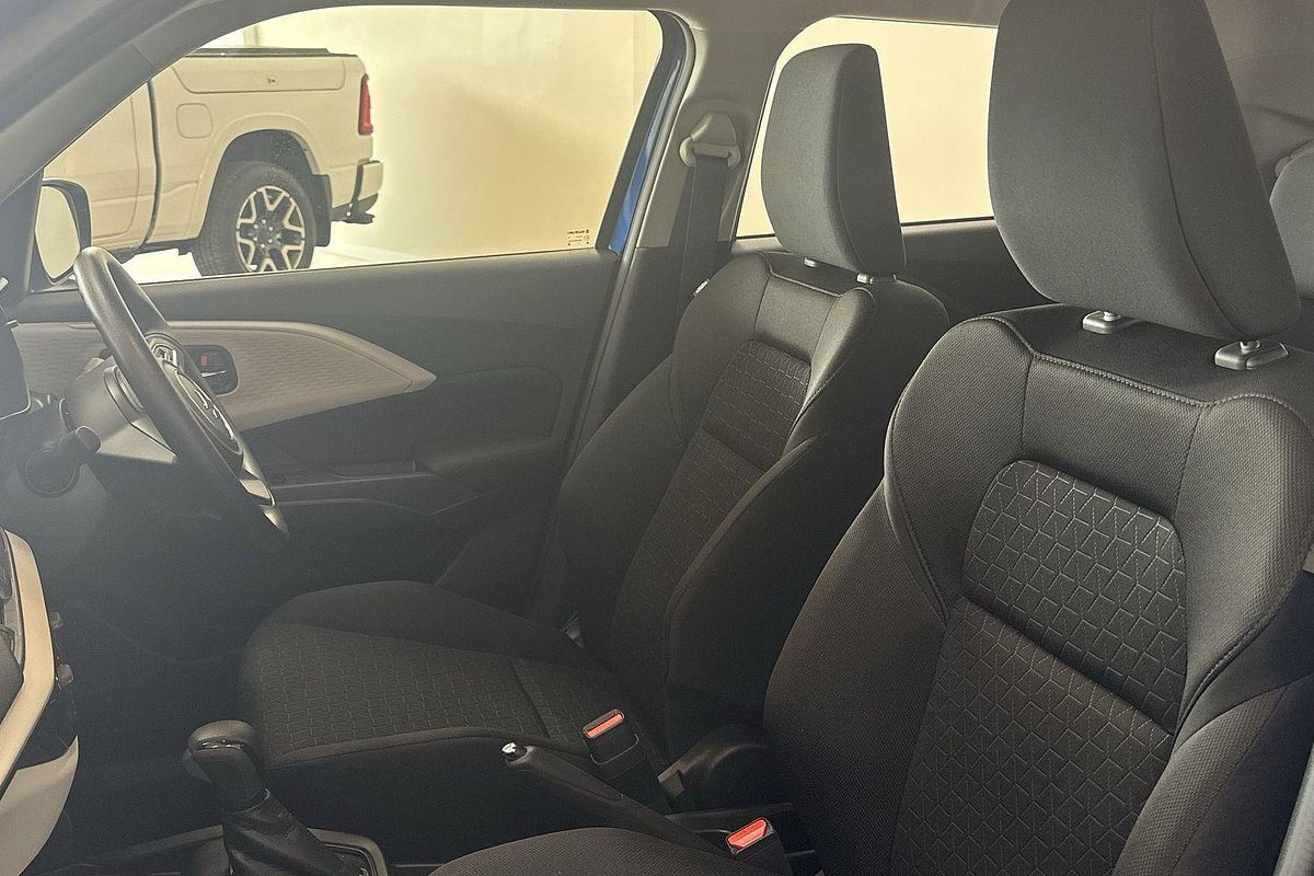 2025 Suzuki Swift Hybrid UZ