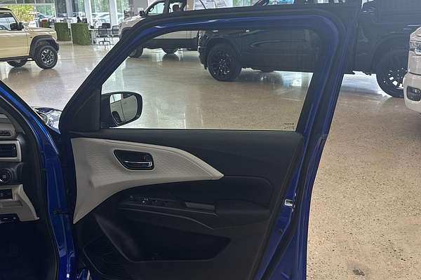 2025 Suzuki Swift Hybrid UZ