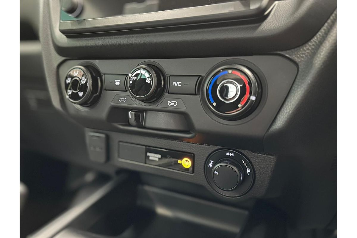 2025 Isuzu D-MAX SX 4X4