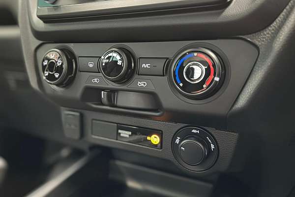 2025 Isuzu D-MAX SX 4X4