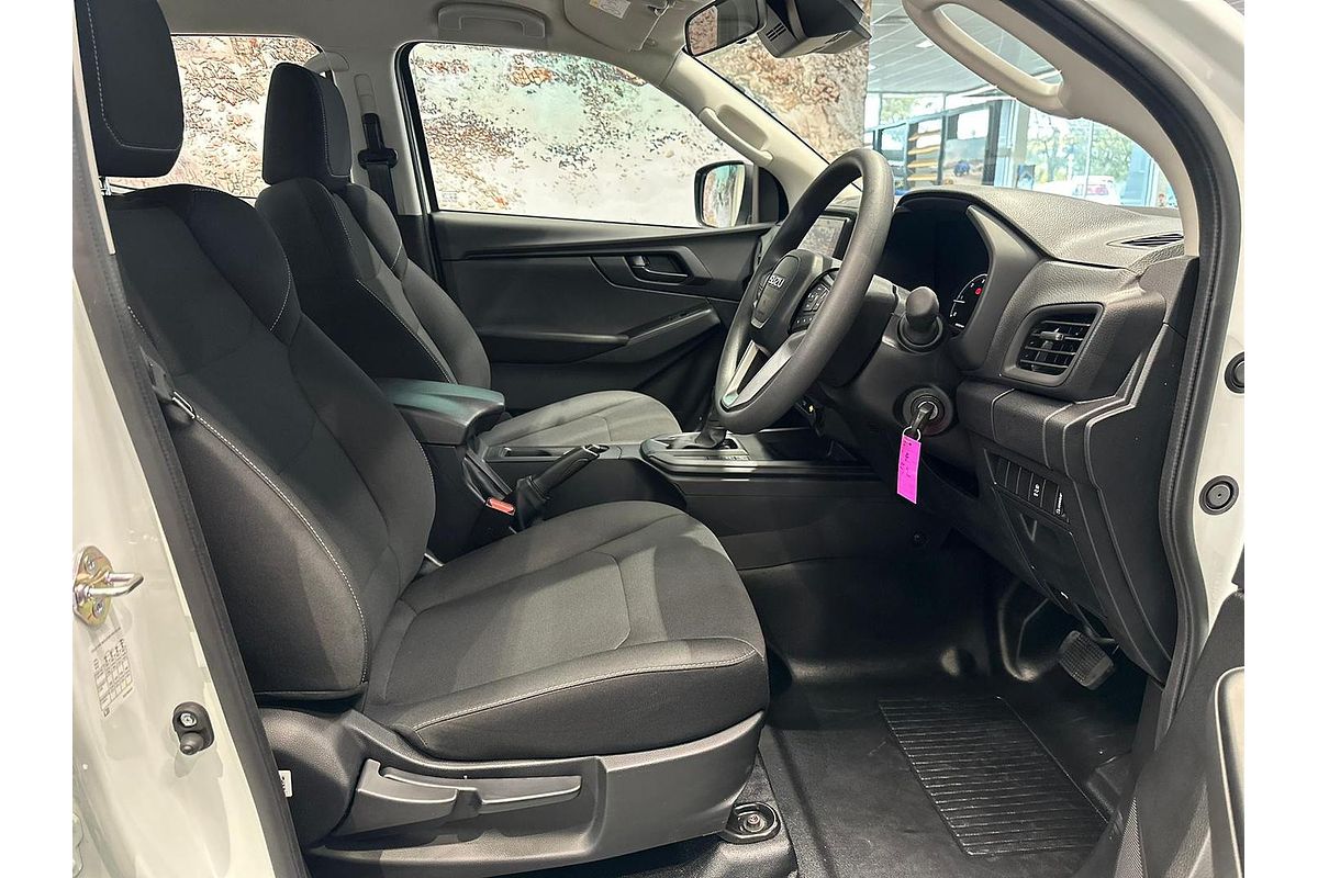 2025 Isuzu D-MAX SX 4X4