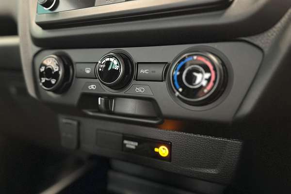 2025 Isuzu D-MAX SX High Ride Rear Wheel Drive