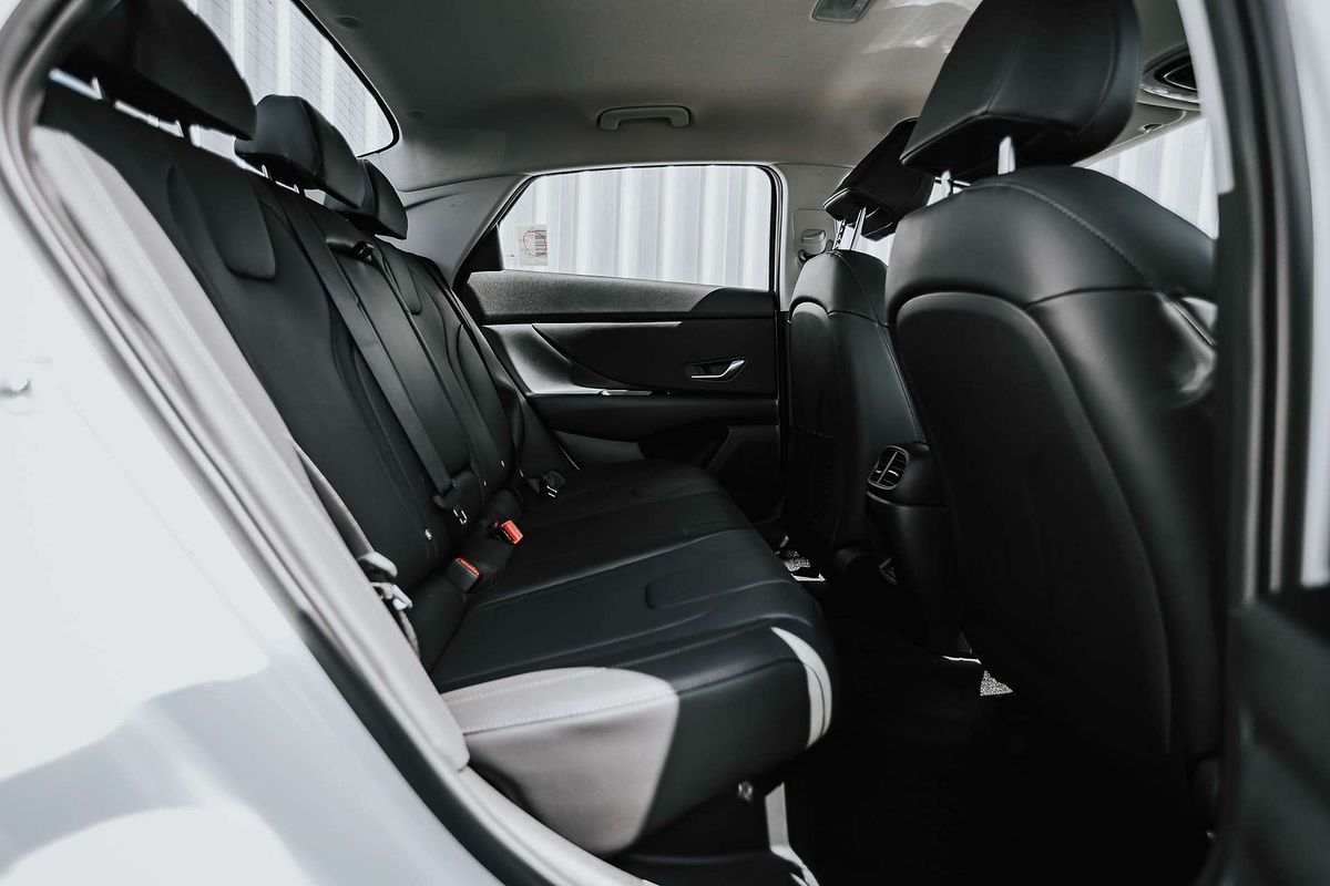 2025 Hyundai i30 Elite Hybrid CN7.V2