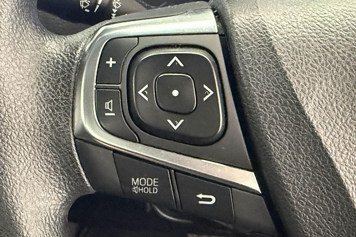 2017 Toyota Camry Altise AVV50R