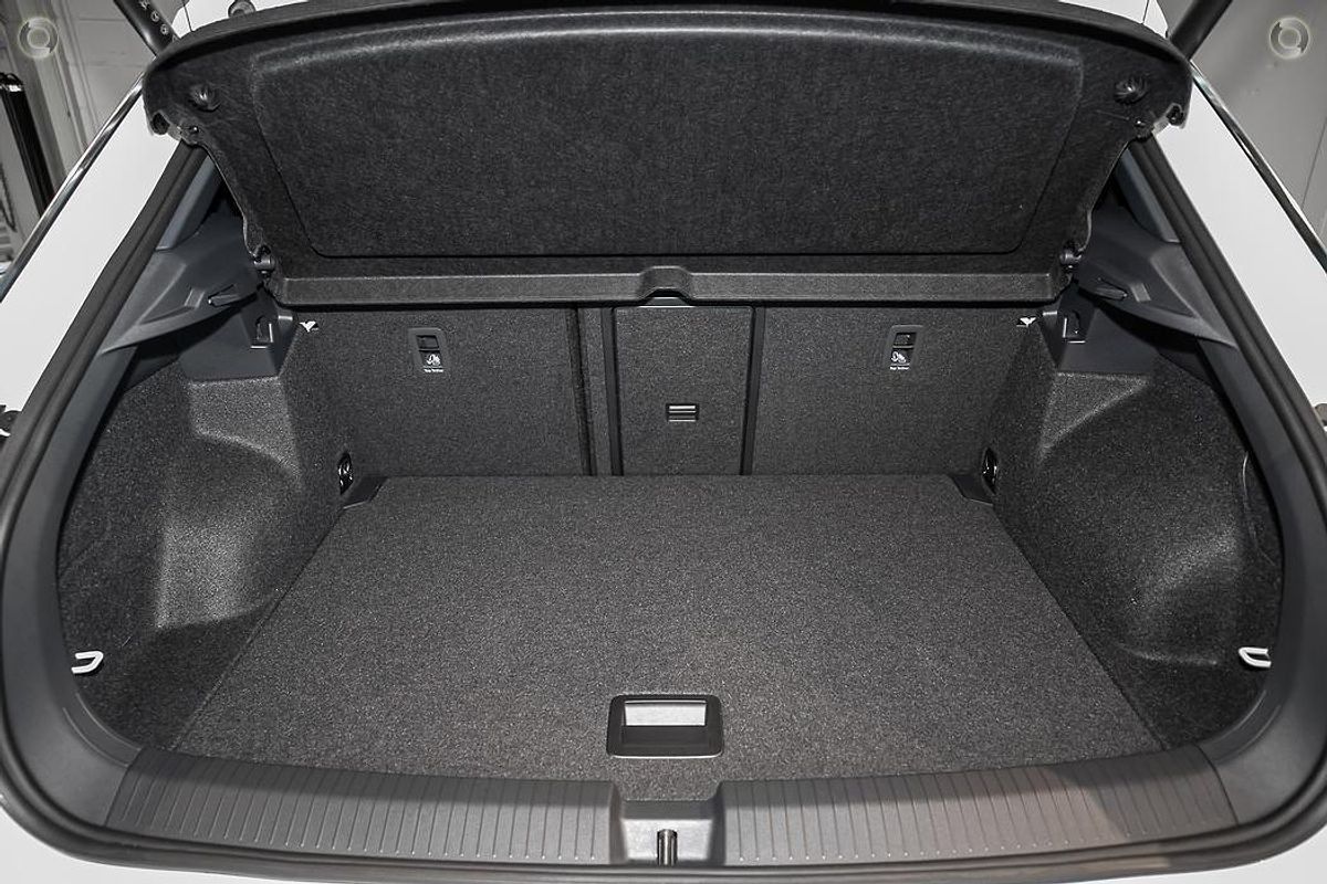 2025 Volkswagen T-Roc 140TSI R-Line D11