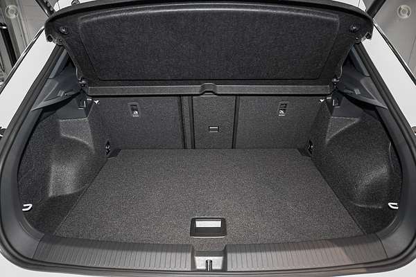 2025 Volkswagen T-Roc 140TSI R-Line D11