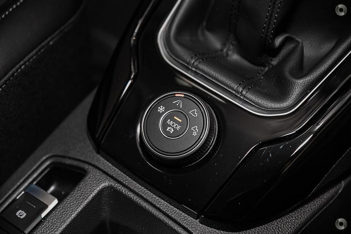 2025 Volkswagen T-Roc 140TSI R-Line D11