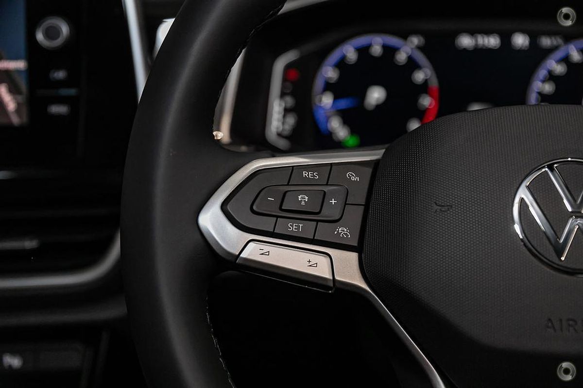 2025 Volkswagen T-Roc 140TSI R-Line D11