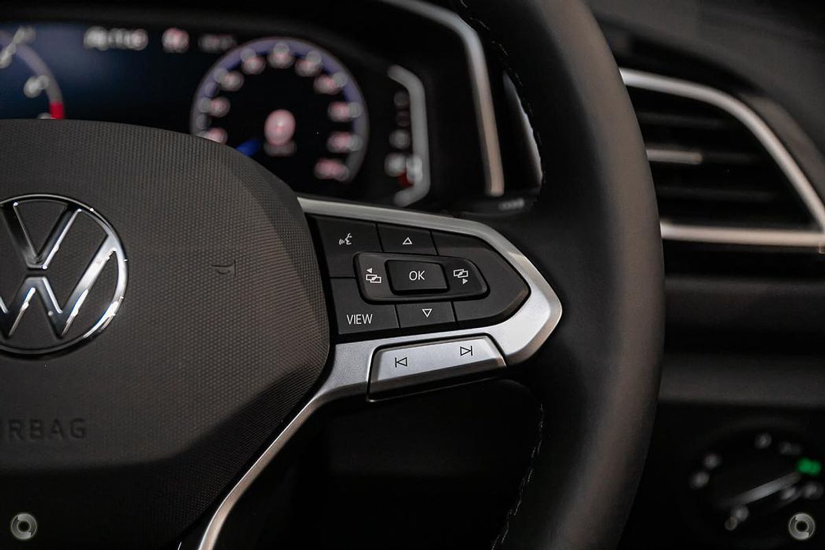 2025 Volkswagen T-Roc 140TSI R-Line D11