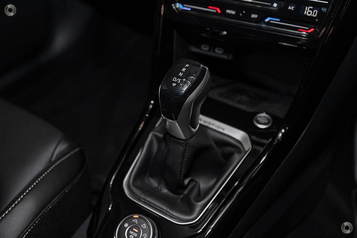 2025 Volkswagen T-Roc 140TSI R-Line D11