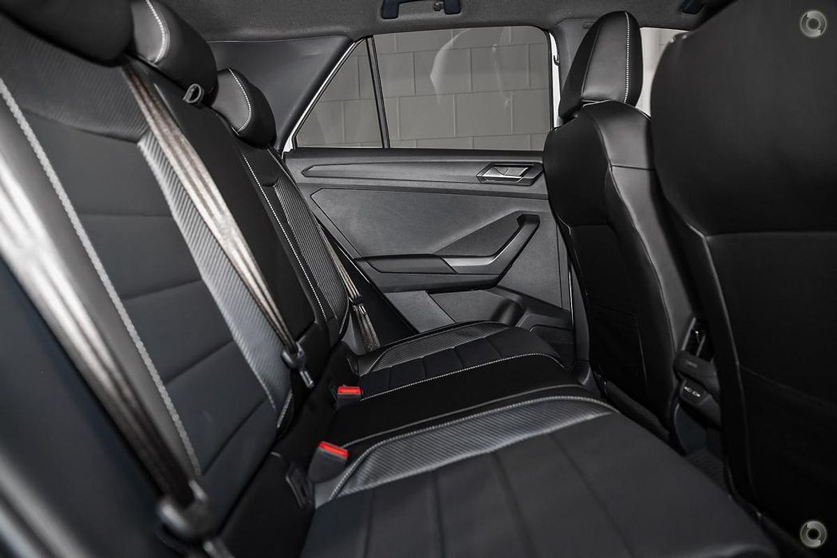 2025 Volkswagen T-Roc 140TSI R-Line D11