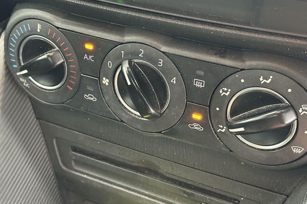 2015 Mazda 2 Maxx DJ Series