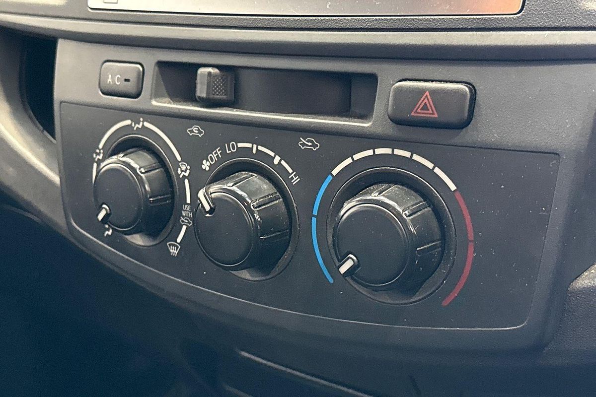 2015 Toyota Hilux Workmate TGN16R Rear Wheel Drive