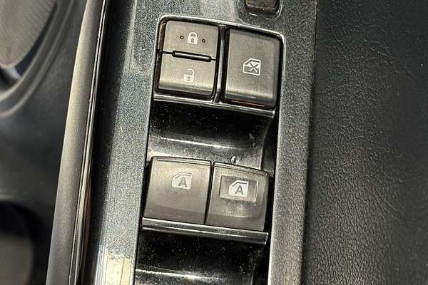 2016 Toyota Hilux SR5 GUN126R 4X4