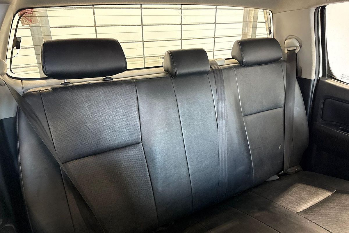 2015 Toyota Hilux Workmate TGN16R Rear Wheel Drive