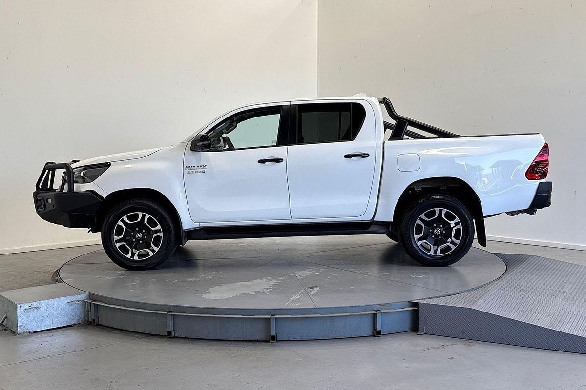 2024 Toyota Hilux SR5 48V GUN126R 4X4