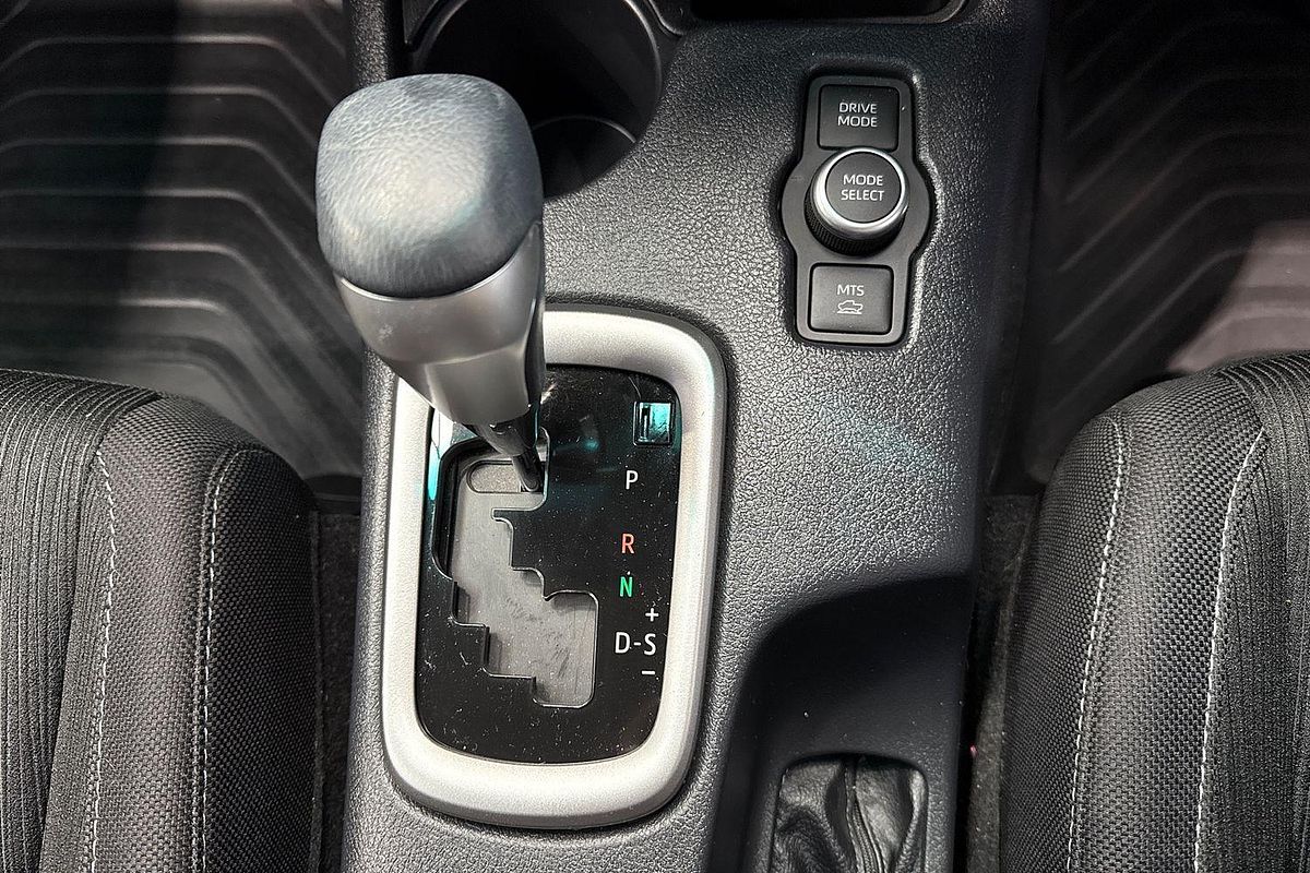 2024 Toyota Hilux SR5 48V GUN126R 4X4