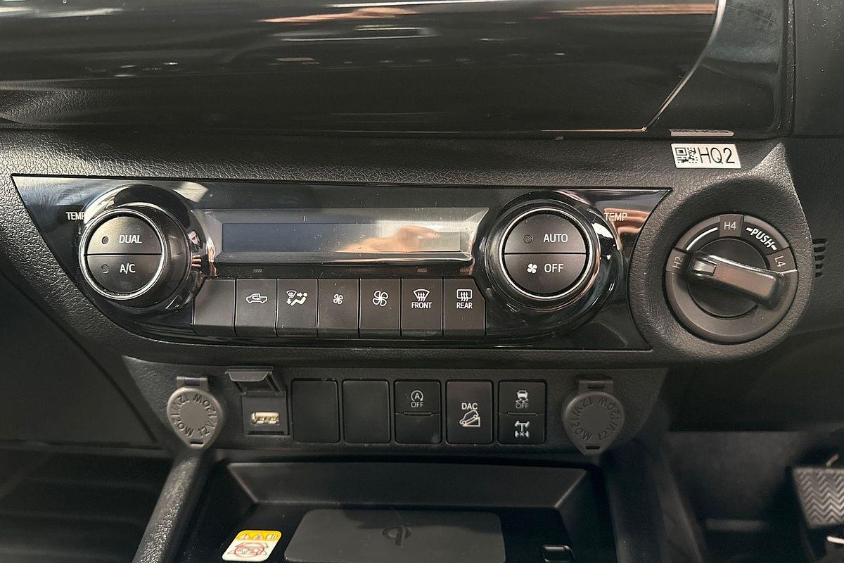 2024 Toyota Hilux SR5 48V GUN126R 4X4