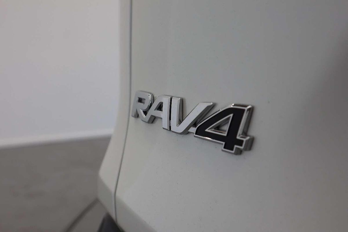 2024 Toyota RAV4 XSE AXAH54R