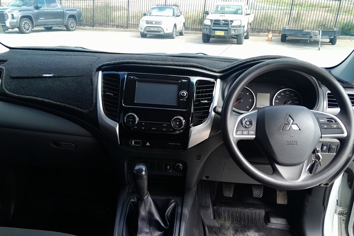 2017 Mitsubishi Triton GLX MQ 4X4